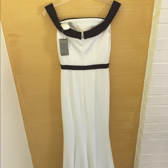 Destination Gown - Picture 2 of 5